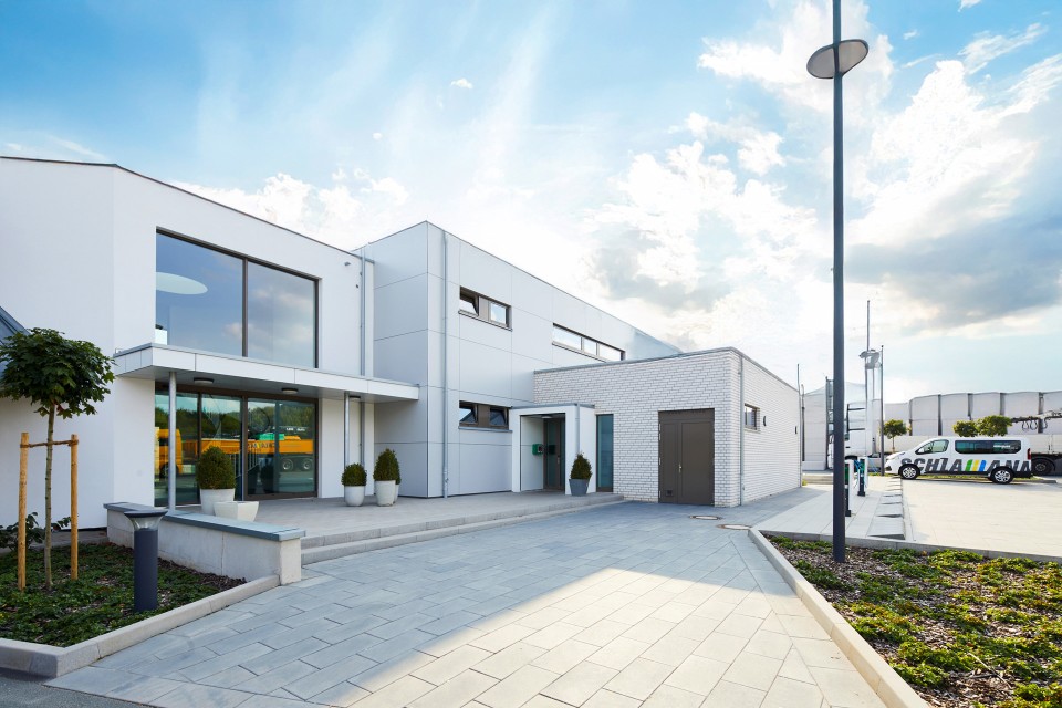 Ihre schriftliche Bewerbung bitte an: